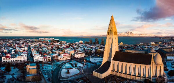 reykjavik belangrijkste bezienswaardigheden en verborgen plekken audiotocht door voicemap